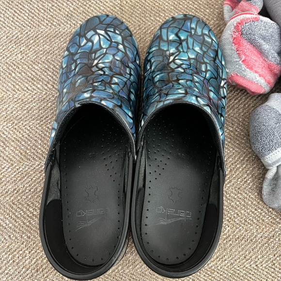 Dansko’s women shoes - Picture 1 of 2